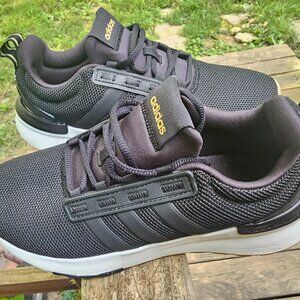 Womens 7.5 Adidas CloudFoam athletic walking running shoes black on black